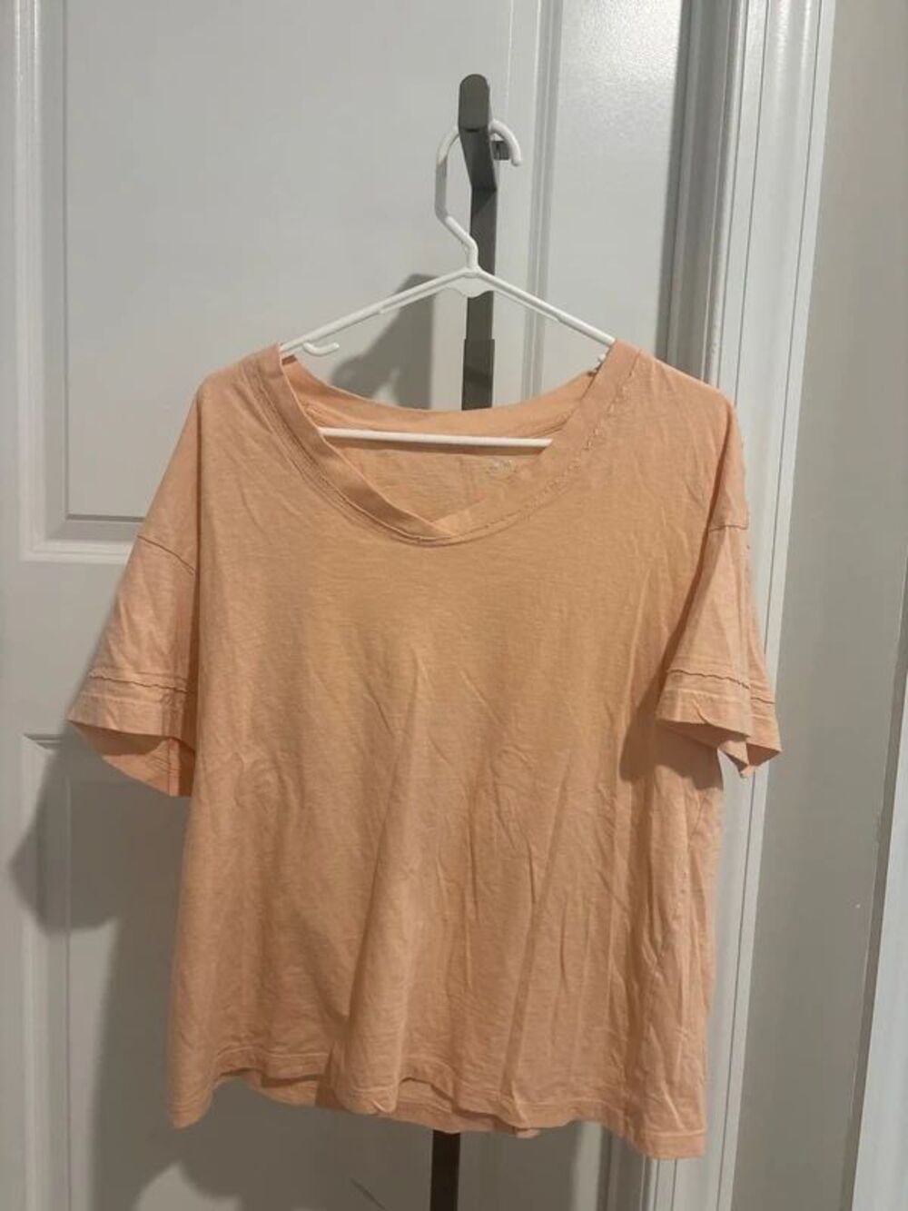 American Eagle- Aerie Brand, Peach Basic T-Shirt, Women's Size XXS Clothing